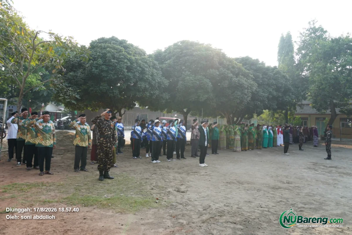 Sinergi Khidmat di Jombang: Ranting NU Mojotengah Bersama KKN UNWAHA dan MI Islamiah Al-Wathaniyah Gelar Upacara HUT RI ke-81